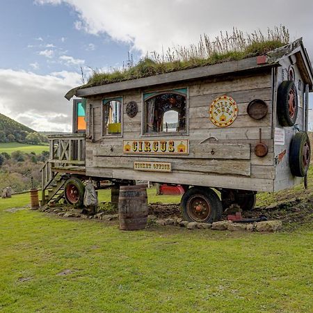2 X Double Bed Glamping Wagon In Dalby Forest Scarborough Bagian luar foto