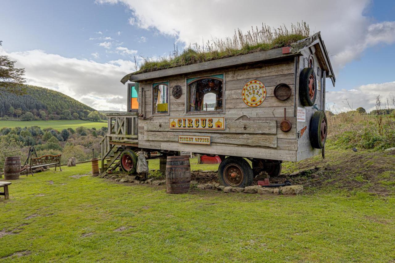 2 X Double Bed Glamping Wagon In Dalby Forest Scarborough Bagian luar foto